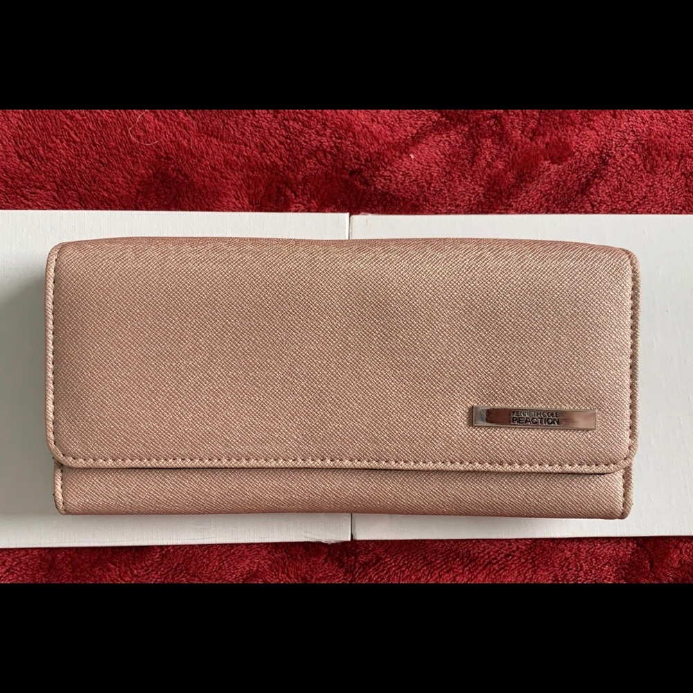 Pinky champagne textured wallet